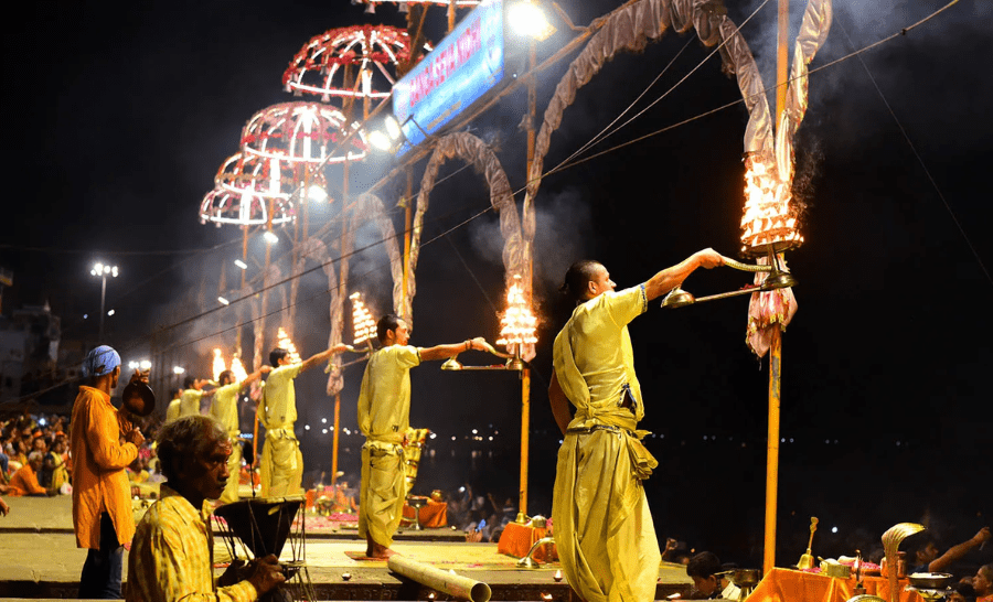 Service Provider of Ganga Aarti At Dashashwamedh Ghat Tour in Varanasi, Uttar Pradesh, India.